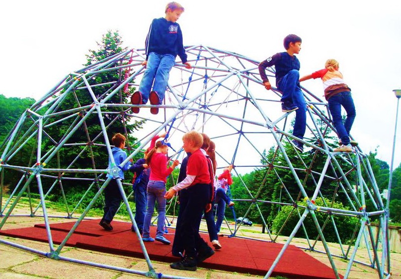Playground_dome_geodesic_10