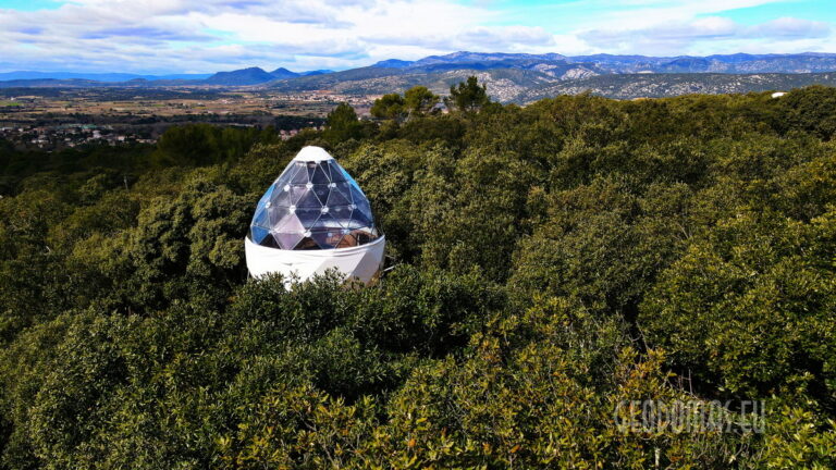 CRYSTAL KAPSULĖ & 28m2 GLAMPING KUPOLAI | Astronarium.Fr