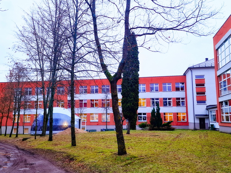 50m2 Lauko Klasė Ø8m Kupolas | Vilniaus savivaldybės Grigiškių gimnazija