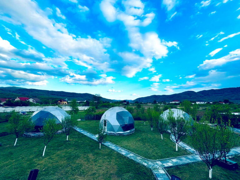 35m² x4 Glamping Kupolai Ø6,7m | Jiblea Veche, Rumunija